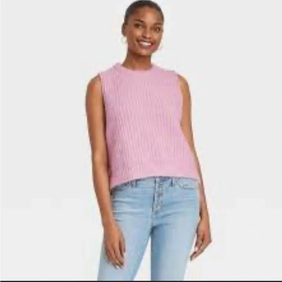 New with tags pink sweater vest size small this will fit a medium PERFECT GIFT🎄 - Picture 2 of 11